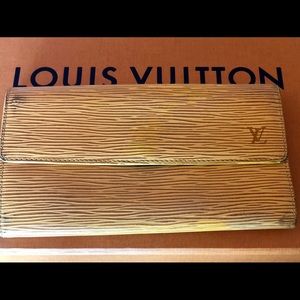 AUTH Louis Vuitton Epi Wallet